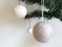 DIY Felted Bauble Kit - Champagne